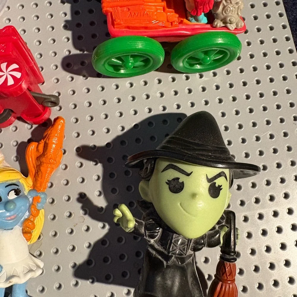 N/A 11 toys